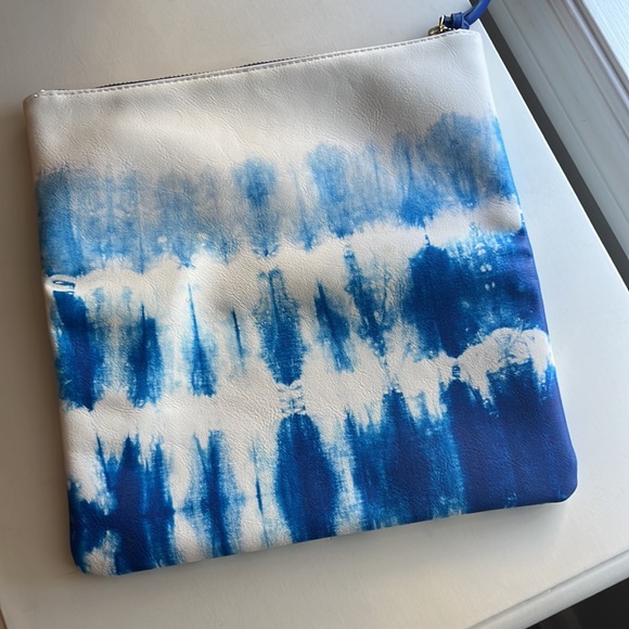 Blue and White Tie Die Fold-over Clutch - Picture 6 of 8